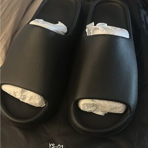 adidas yezzy slides black color way size 13